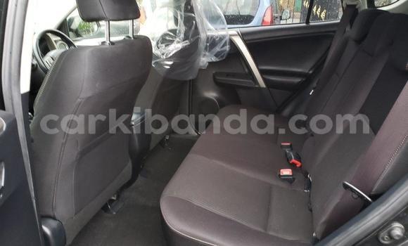 Gura Yakoze Toyota RAV4 Black Imodoka i Kampala mu Uganda Gura Yakoze Toyota RAV4 Black Imodoka i Kampala mu Uganda