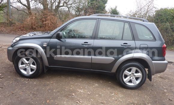 Gura Yakoze Toyota RAV4 Black Imodoka i Kampala mu Uganda Gura Yakoze Toyota RAV4 Black Imodoka i Kampala mu Uganda