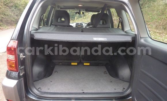 Gura Yakoze Toyota RAV4 Black Imodoka i Kampala mu Uganda Gura Yakoze Toyota RAV4 Black Imodoka i Kampala mu Uganda