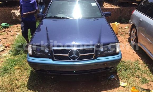 Gura Yakoze Mercedes‒Benz C–Class Blue Imodoka i Kampala mu Uganda Gura Yakoze Mercedes‒Benz C–Class Blue Imodoka i Kampala mu Uganda