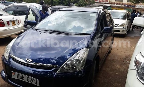 Gura Yakoze Toyota Wish Blue Imodoka i Kampala mu Uganda Gura Yakoze Toyota Wish Blue Imodoka i Kampala mu Uganda