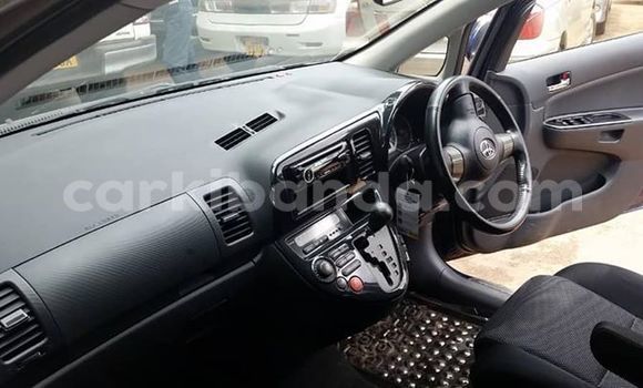 Gura Yakoze Toyota Wish Blue Imodoka i Kampala mu Uganda Gura Yakoze Toyota Wish Blue Imodoka i Kampala mu Uganda