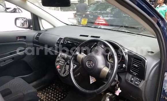 Gura Yakoze Toyota Wish Blue Imodoka i Kampala mu Uganda Gura Yakoze Toyota Wish Blue Imodoka i Kampala mu Uganda