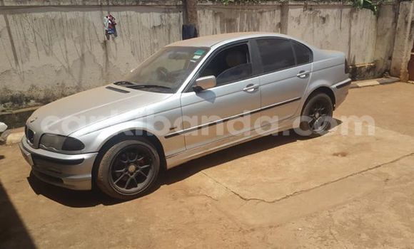 Gura Yakoze BMW 3–Series Silver Imodoka i Kampala mu Uganda Gura Yakoze BMW 3–Series Silver Imodoka i Kampala mu Uganda