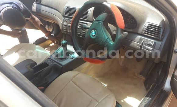 Gura Yakoze BMW 3–Series Silver Imodoka i Kampala mu Uganda Gura Yakoze BMW 3–Series Silver Imodoka i Kampala mu Uganda