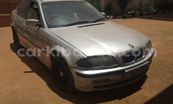 Gura Yakoze BMW 3–Series Silver Imodoka i Kampala mu Uganda Gura Yakoze BMW 3–Series Silver Imodoka i Kampala mu Uganda