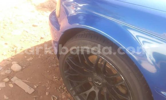 Gura Yakoze BMW 3–Series Blue Imodoka i Kampala mu Uganda Gura Yakoze BMW 3–Series Blue Imodoka i Kampala mu Uganda