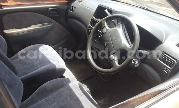 Gura Yakoze Toyota Raum Silver Imodoka i Kampala mu Uganda Gura Yakoze Toyota Raum Silver Imodoka i Kampala mu Uganda