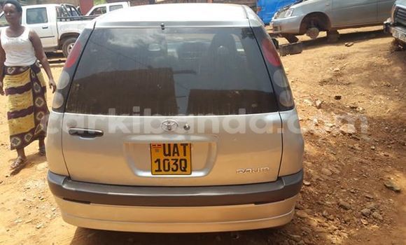 Gura Yakoze Toyota Raum Silver Imodoka i Kampala mu Uganda Gura Yakoze Toyota Raum Silver Imodoka i Kampala mu Uganda