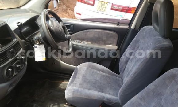 Gura Yakoze Toyota Raum Silver Imodoka i Kampala mu Uganda Gura Yakoze Toyota Raum Silver Imodoka i Kampala mu Uganda