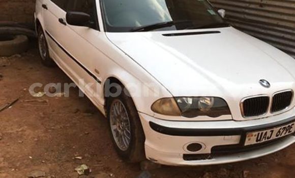 Gura Yakoze BMW 3–Series White Imodoka i Kampala mu Uganda Gura Yakoze BMW 3–Series White Imodoka i Kampala mu Uganda