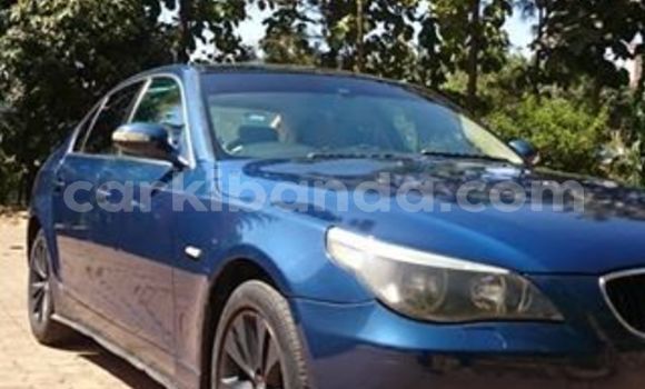 Gura Yakoze BMW 5–Series Blue Imodoka i Kampala mu Uganda Gura Yakoze BMW 5–Series Blue Imodoka i Kampala mu Uganda