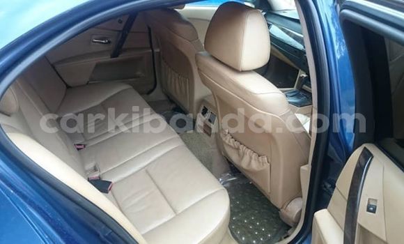 Gura Yakoze BMW 5–Series Blue Imodoka i Kampala mu Uganda Gura Yakoze BMW 5–Series Blue Imodoka i Kampala mu Uganda