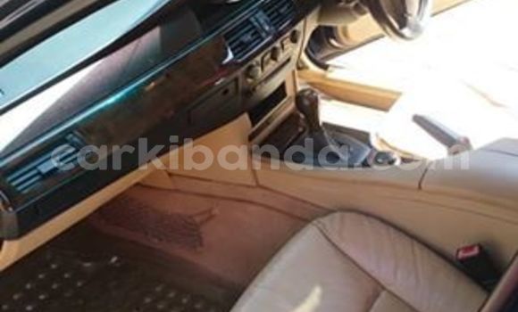 Gura Yakoze BMW 5–Series Blue Imodoka i Kampala mu Uganda Gura Yakoze BMW 5–Series Blue Imodoka i Kampala mu Uganda