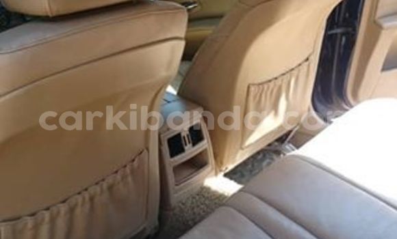 Gura Yakoze BMW 5–Series Blue Imodoka i Kampala mu Uganda Gura Yakoze BMW 5–Series Blue Imodoka i Kampala mu Uganda