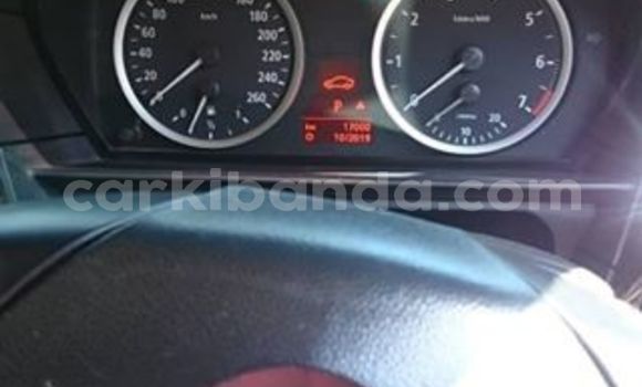 Gura Yakoze BMW 5–Series Blue Imodoka i Kampala mu Uganda Gura Yakoze BMW 5–Series Blue Imodoka i Kampala mu Uganda