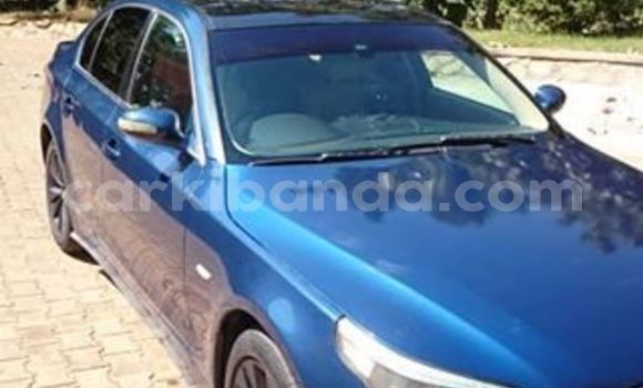 Gura Yakoze BMW 5–Series Blue Imodoka i Kampala mu Uganda Gura Yakoze BMW 5–Series Blue Imodoka i Kampala mu Uganda