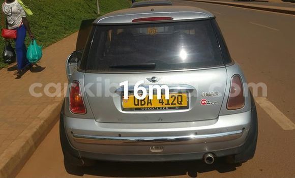 Gura Yakoze MINI Cooper Silver Imodoka i Kampala mu Uganda Gura Yakoze MINI Cooper Silver Imodoka i Kampala mu Uganda