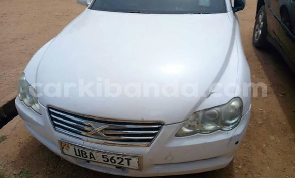 Gura Yakoze Toyota Mark X White Imodoka i Kampala mu Uganda Gura Yakoze Toyota Mark X White Imodoka i Kampala mu Uganda