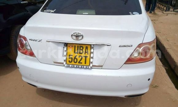 Gura Yakoze Toyota Mark X White Imodoka i Kampala mu Uganda Gura Yakoze Toyota Mark X White Imodoka i Kampala mu Uganda