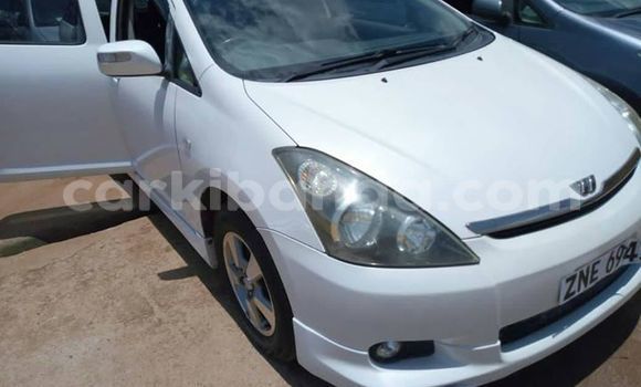 Gura Yakoze Toyota Wish White Imodoka i Kampala mu Uganda Gura Yakoze Toyota Wish White Imodoka i Kampala mu Uganda