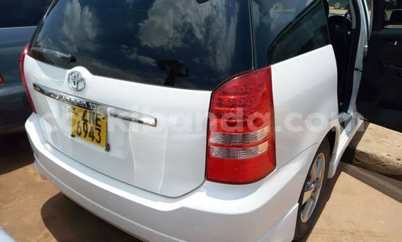 Gura Yakoze Toyota Wish White Imodoka i Kampala mu Uganda Gura Yakoze Toyota Wish White Imodoka i Kampala mu Uganda