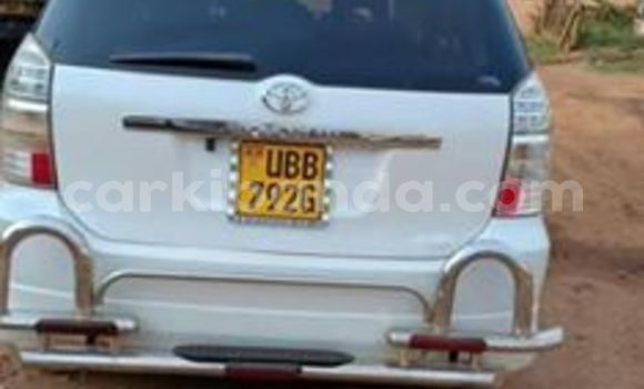Gura Yakoze Toyota Wish White Imodoka i Kampala mu Uganda Gura Yakoze Toyota Wish White Imodoka i Kampala mu Uganda