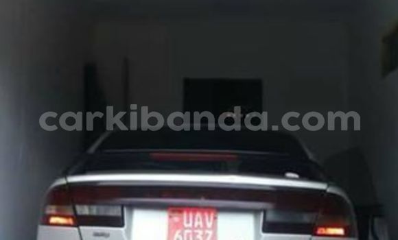 Gura Yakoze Subaru Legacy Silver Imodoka i Kampala mu Uganda Gura Yakoze Subaru Legacy Silver Imodoka i Kampala mu Uganda