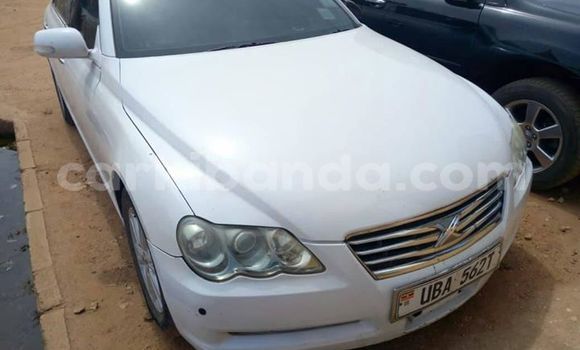 Gura Yakoze Toyota Mark X White Imodoka i Kampala mu Uganda Gura Yakoze Toyota Mark X White Imodoka i Kampala mu Uganda