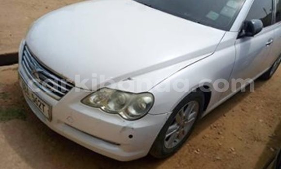 Gura Yakoze Toyota Mark X White Imodoka i Kampala mu Uganda Gura Yakoze Toyota Mark X White Imodoka i Kampala mu Uganda