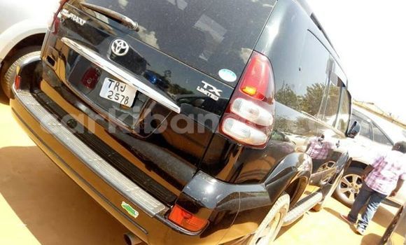 Gura Yakoze Toyota Land Cruiser Prado Black Imodoka i Kampala mu Uganda Gura Yakoze Toyota Land Cruiser Prado Black Imodoka i Kampala mu Uganda