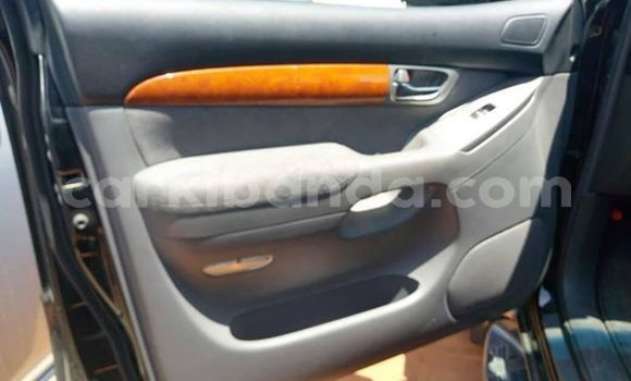 Gura Yakoze Toyota Land Cruiser Prado Black Imodoka i Kampala mu Uganda Gura Yakoze Toyota Land Cruiser Prado Black Imodoka i Kampala mu Uganda