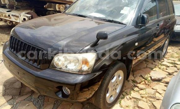 Gura Yakoze Toyota Kluger Black Imodoka i Kampala mu Uganda Gura Yakoze Toyota Kluger Black Imodoka i Kampala mu Uganda