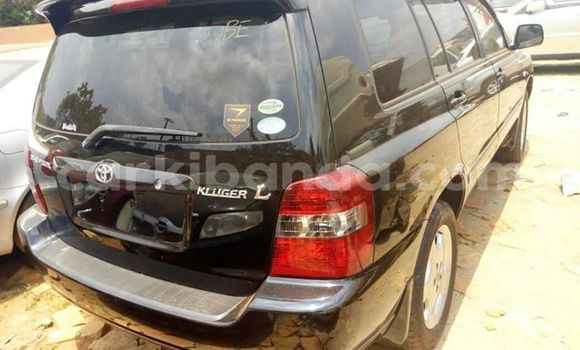 Gura Yakoze Toyota Kluger Black Imodoka i Kampala mu Uganda Gura Yakoze Toyota Kluger Black Imodoka i Kampala mu Uganda