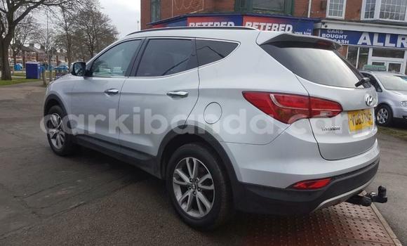Acheter Occasion Voiture Hyundai Santa Fe Gris à Kampala, Ouganda Acheter Occasion Voiture Hyundai Santa Fe Gris à Kampala, Ouganda