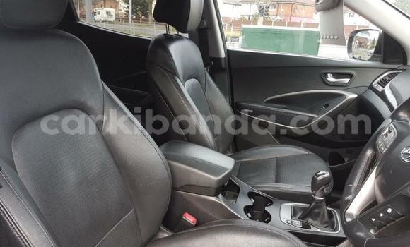 Acheter Occasion Voiture Hyundai Santa Fe Gris à Kampala, Ouganda Acheter Occasion Voiture Hyundai Santa Fe Gris à Kampala, Ouganda