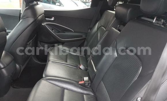 Acheter Occasion Voiture Hyundai Santa Fe Gris à Kampala, Ouganda Acheter Occasion Voiture Hyundai Santa Fe Gris à Kampala, Ouganda