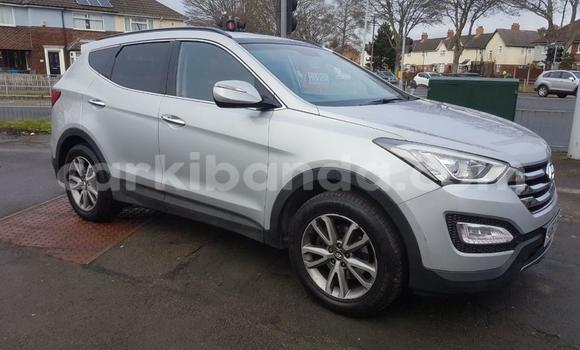 Acheter Occasion Voiture Hyundai Santa Fe Gris à Kampala, Ouganda Acheter Occasion Voiture Hyundai Santa Fe Gris à Kampala, Ouganda