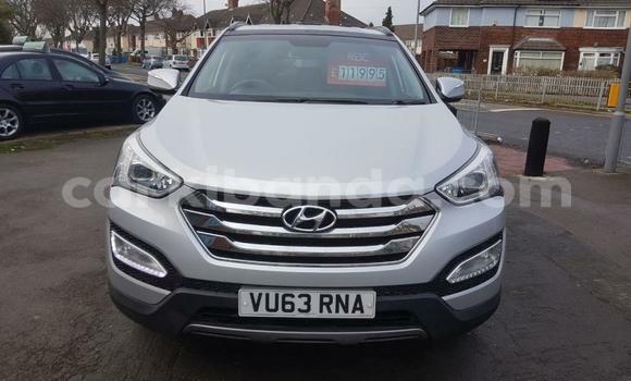 Acheter Occasion Voiture Hyundai Santa Fe Gris à Kampala, Ouganda Acheter Occasion Voiture Hyundai Santa Fe Gris à Kampala, Ouganda