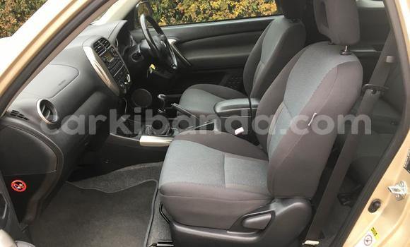 Gura Yakoze Toyota RAV4 Beige Imodoka i Kampala mu Uganda Gura Yakoze Toyota RAV4 Beige Imodoka i Kampala mu Uganda