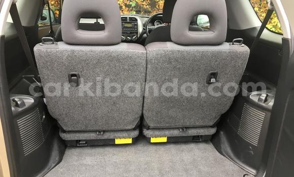 Gura Yakoze Toyota RAV4 Beige Imodoka i Kampala mu Uganda Gura Yakoze Toyota RAV4 Beige Imodoka i Kampala mu Uganda