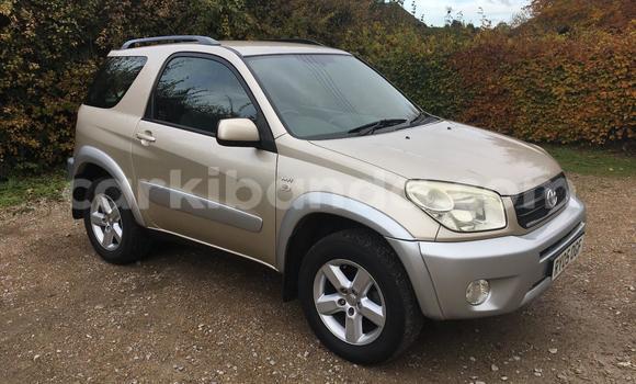 Gura Yakoze Toyota RAV4 Beige Imodoka i Kampala mu Uganda Gura Yakoze Toyota RAV4 Beige Imodoka i Kampala mu Uganda