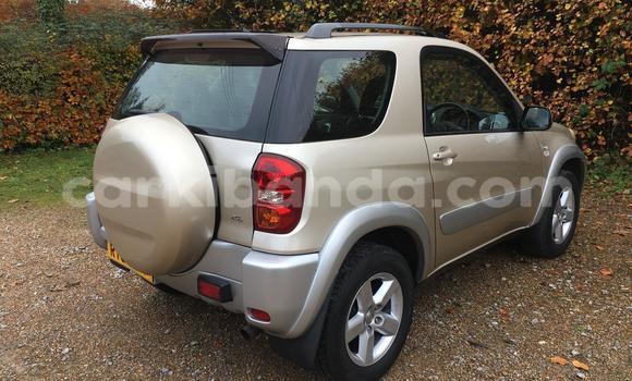 Gura Yakoze Toyota RAV4 Beige Imodoka i Kampala mu Uganda Gura Yakoze Toyota RAV4 Beige Imodoka i Kampala mu Uganda