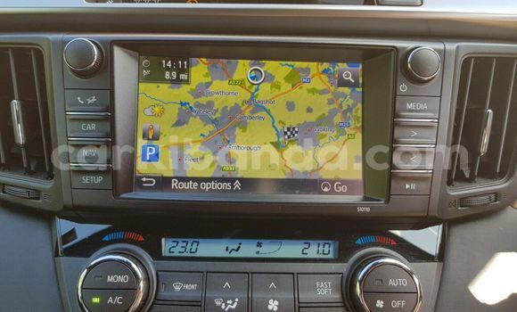 Gura Yakoze Toyota RAV4 Black Imodoka i Kampala mu Uganda Gura Yakoze Toyota RAV4 Black Imodoka i Kampala mu Uganda