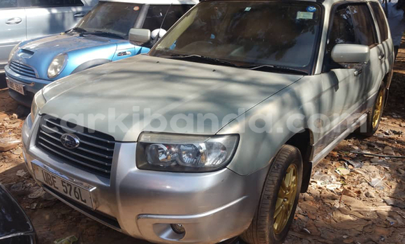 Nunua Ilio tumika Subaru Forester Fedha Gari ndani ya Kampala nchini Uganda Nunua Ilio tumika Subaru Forester Fedha Gari ndani ya Kampala nchini Uganda