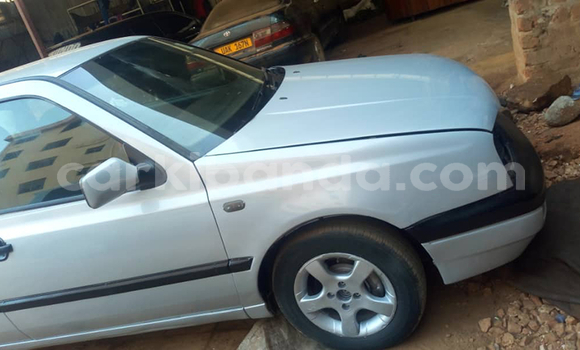 Nunua Ilio tumika Acura ILX Bluu Gari ndani ya Kampala nchini Uganda Nunua Ilio tumika Acura ILX Bluu Gari ndani ya Kampala nchini Uganda