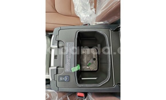 Buy Import Toyota Land Cruiser White Car in Import - Dubai in Uganda Buy Import Toyota Land Cruiser White Car in Import - Dubai in Uganda