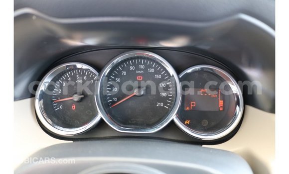 Buy Import Renault Duster White Car in Import - Dubai in Uganda