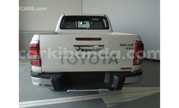 Acheter Import Voiture Toyota Hilux Blanc à Import - Dubai, Ouganda Acheter Import Voiture Toyota Hilux Blanc à Import - Dubai, Ouganda