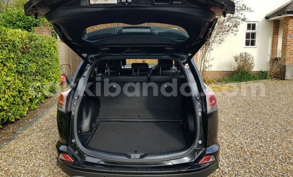 Gura Yakoze Toyota RAV4 Black Imodoka i Kampala mu Uganda Gura Yakoze Toyota RAV4 Black Imodoka i Kampala mu Uganda